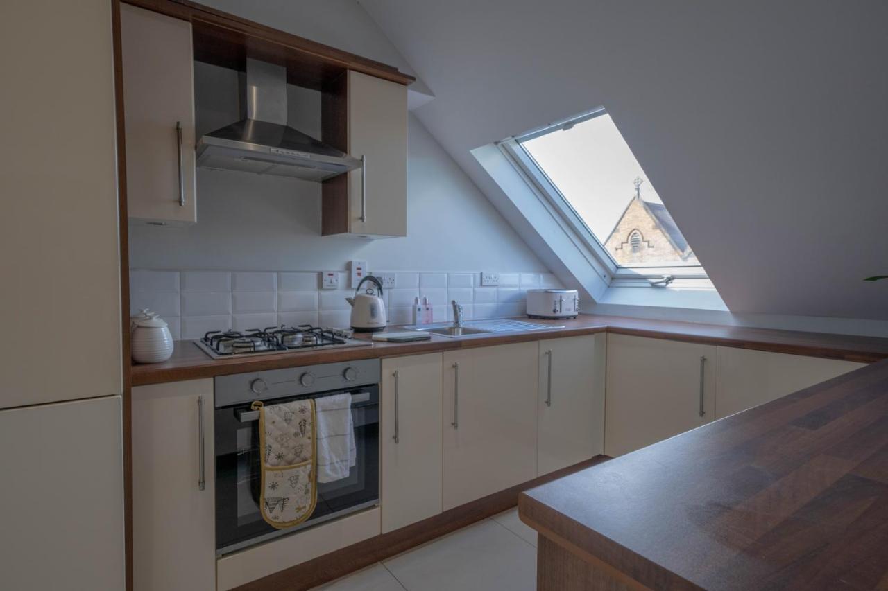 Three Bed Apartment Sleeps 5 In Botanic Белфаст Екстер'єр фото