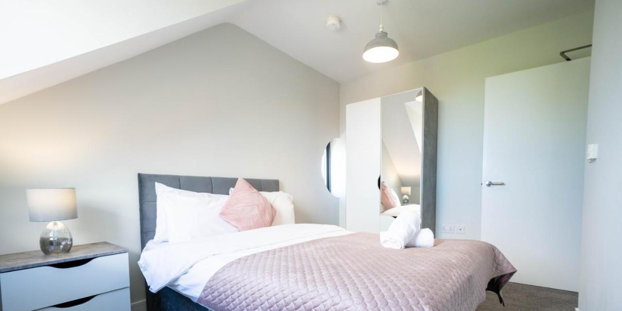 Three Bed Apartment Sleeps 5 In Botanic Белфаст Екстер'єр фото
